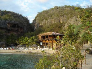 bar-de-la-plage-bucanero