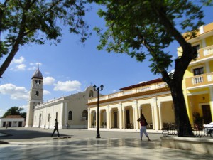 Vista exterior de la Catedral de Bayamo